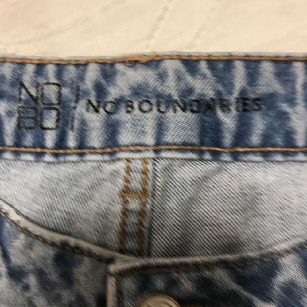 No Boundaries Super High Rise Straight distrerssed jeans size 13 nwt - Picture 4 of 7